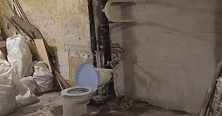 Демонтаж сантехкабины в панельном доме - цена от 1051 рублей | Сварной-Фрв